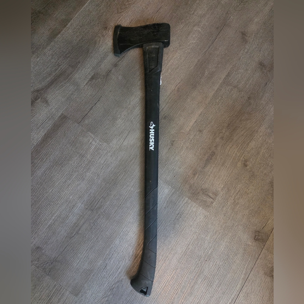 Husky 3.5 Lbs. Premium Single Bit Michigan Axe with 34 In. Fiberglass Handle